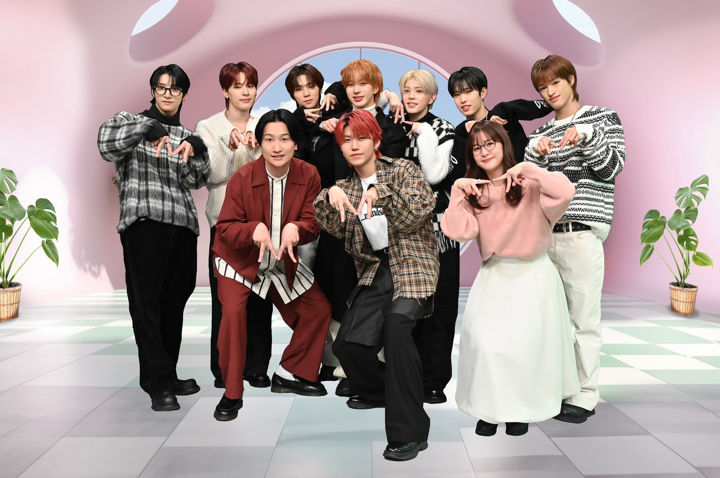 ミセス若井滉斗が『M:ZINE』でNEXZの裏特技をジャッジ！YUはカルボナーラ作りを披露