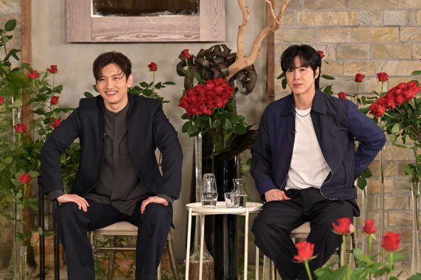 東方神起『日曜日の初耳学』に登場！中島健人が“東方神起愛”をダンスで表現する一幕も