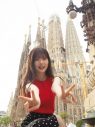 乃木坂46筒井あやめ1st写真集より、憧れの場所スペイン・サグラダファミリア前でWピースした写真公開 - 画像一覧（1/1）