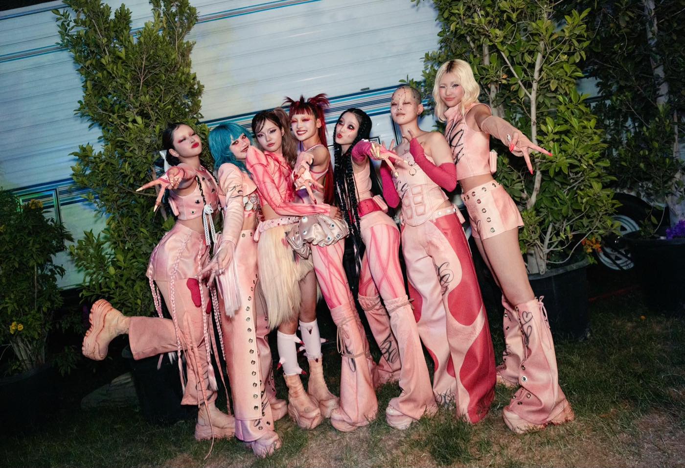 【ライブレポート】XG『コーチェラ』で圧巻のパフォーマンス！世界トレンド2位に - 画像一覧（18/27）