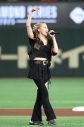 【レポート】IS:SUE『BLACK DIAMOND SERIES2025』球場で生歌唱＆初の始球式！東京ドームで新曲のメドレーを披露 - 画像一覧（3/27）