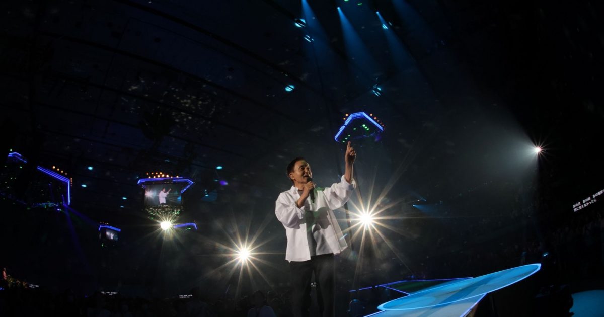 ライブレポート】小田和正、“史上最年長”の全国ツアーが開幕！「転ん