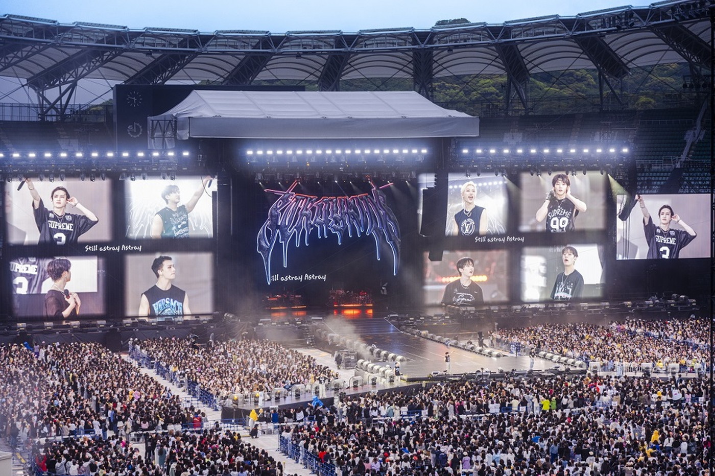 【ライブレポート】Stray Kids（ストレイキッズ）初のスタジアム公演がスタート！新曲「Hollow」の全世界初披露も