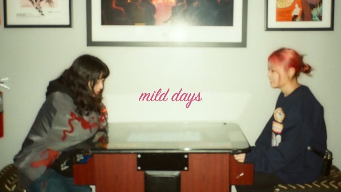 羊文学、USツアー映像を使用した「mild days」MV公開