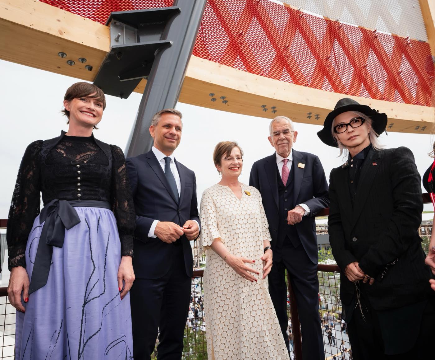 HYDE、観光大使をつとめるオーストリアのファン・デア・ベレン大統領と大阪・関西万博で面会