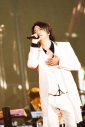 【ライブレポート】hydeがTERUの頬にキス！GLAY、約束の地・東京ドームで戦友hydeと共演。「夢のような時間」（TERU） - 画像一覧（3/4）