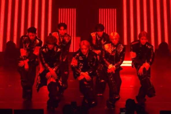 NEXZ初の全国ツアー開幕！EP『One Bite』アートワークも一挙解禁