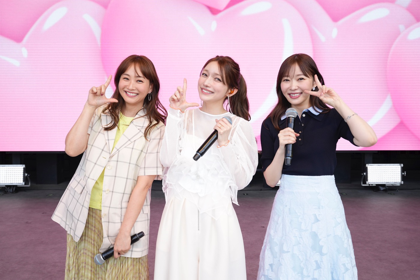 後藤真希、藤本美貴＆指原莉乃との写真について「ありそうでなかなかないスリーショット」 - 画像一覧（1/4）