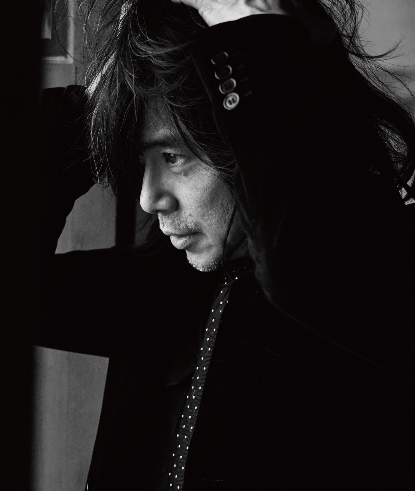 宮本浩次、ドラマ『人事の人見』主題歌「Today -胸いっぱいの愛を-」MV公開