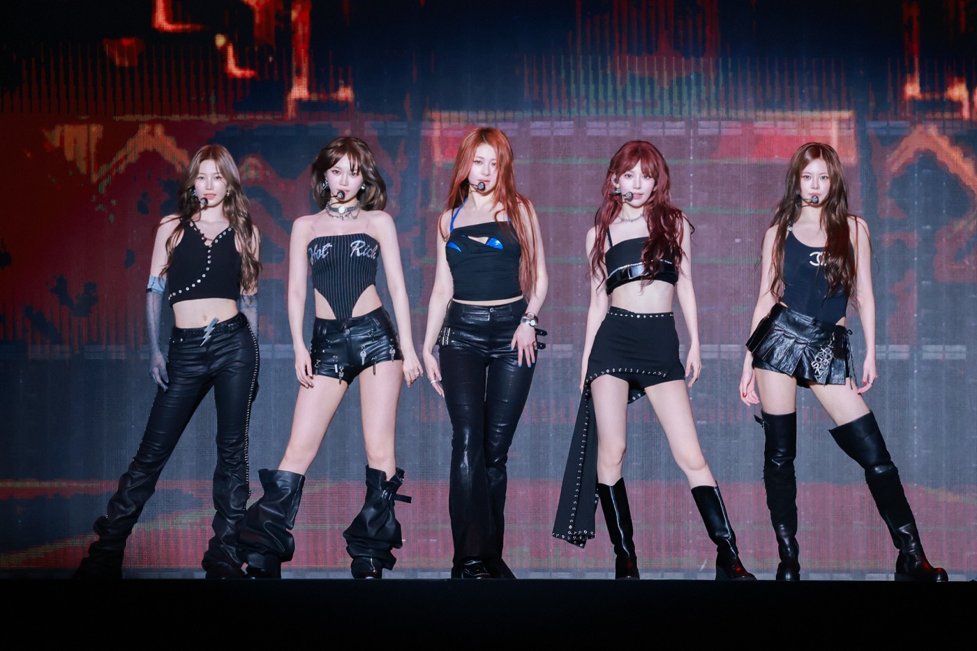 【ライブレポート】LE SSERAFIMワールドツアー日本公演完走！初の東京ドーム公演決定をサプライズ発表