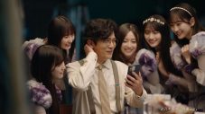 稲垣吾郎と乃木坂46が共演！乃木坂46新曲「真夏日よ」を使用したSmartNews新TVCM公開 - 画像一覧（4/11）