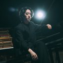 角野隼斗、クラシック音楽界で最も権威ある音楽賞のひとつ“オーパス・クラシック賞”で史上初の2部門受賞の快挙 - 画像一覧（1/4）