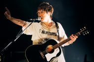 【ライブレポート】高橋優、アルバム『HAPPY』を携えた全国ツアー完遂！7月21日には新曲のリリースも発表 - 画像一覧（1/4）