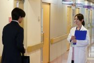 新日曜ドラマ『DOCTOR PRICE』第1話を振り返る新規場面写真が到着！岩田剛典と蒔田彩珠からのコメントも - 画像一覧（6/18）