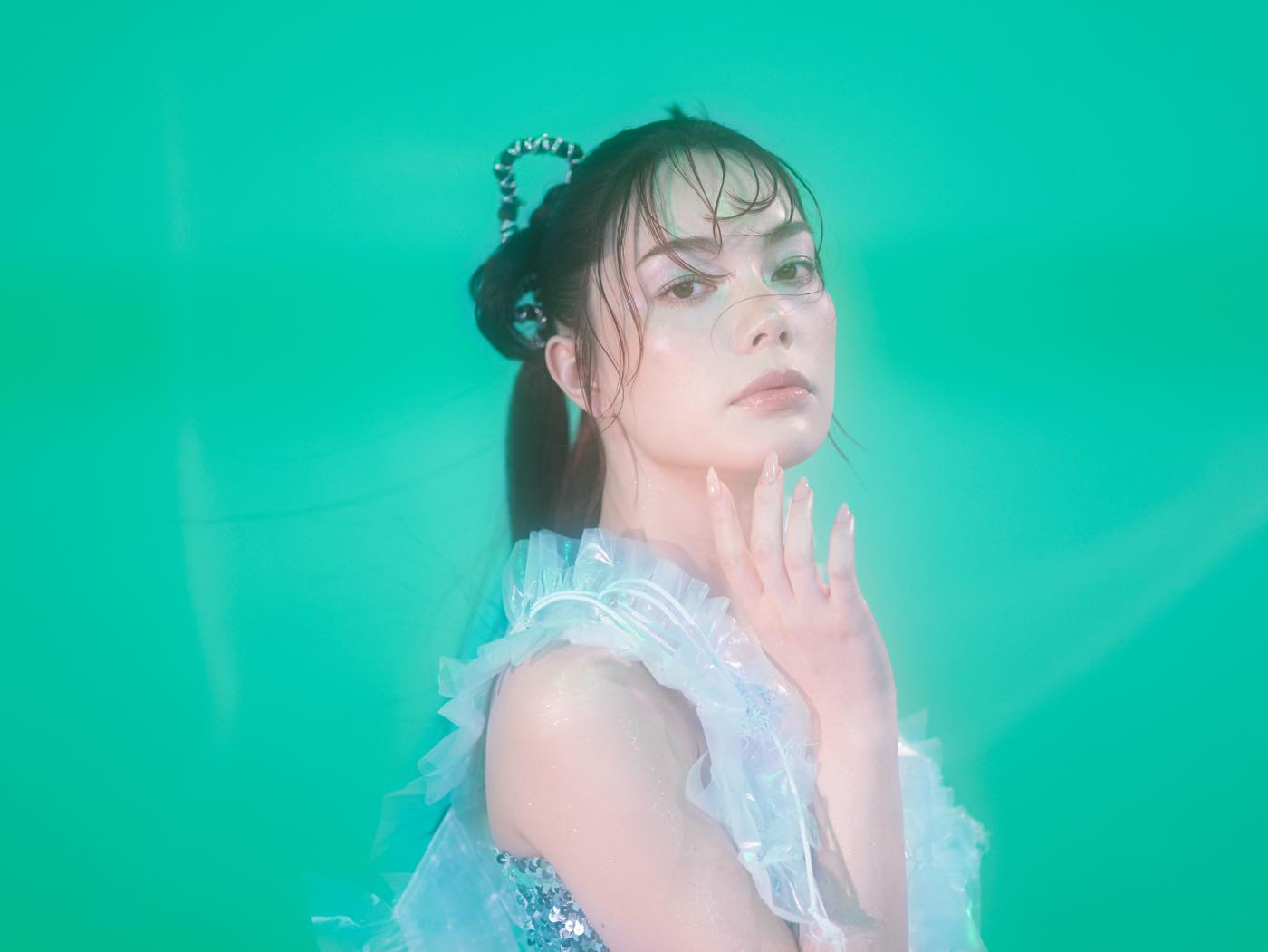 安田レイ、両A面シングル「光のすみか / BROKEN GLASS」発売決定！ライブツアー開催発表