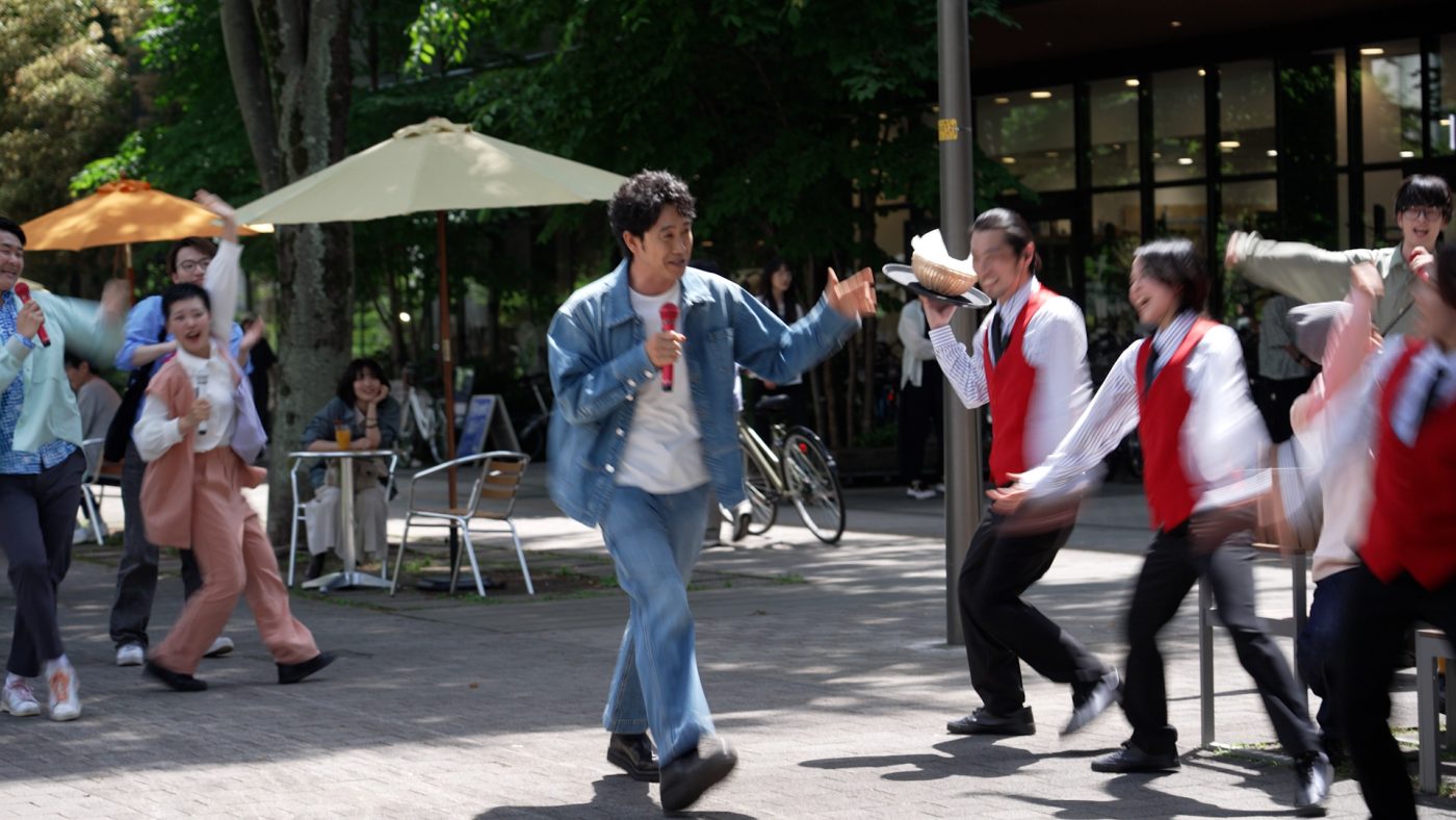 大泉洋、“LIVE DAM WAO!”新TVCMで歌って踊る！「ここ最近の仕事の中でいちばん大変でした」 - 画像一覧（13/17）