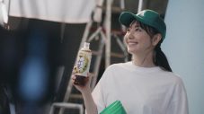 anoがキュートな声で「チャ！」新垣結衣出演“アサヒ十六茶”TVCMにて「タッチ」の替え歌に挑戦 - 画像一覧（17/24）
