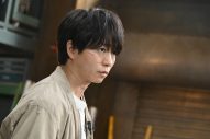 櫻井翔主演ドラマ『放送局占拠』武装集団“妖”2人の素顔が第2話で明らかに - 画像一覧（4/4）
