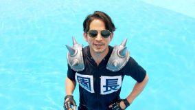 岡田准一演じる“超ひらパー兄さん/園長”がわずか2秒の歌声を披露！さらに、まさかの特大コラボレーションも発動