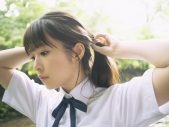 乃木坂46小川彩、現役感溢れる制服ショット公開 - 画像一覧（4/4）