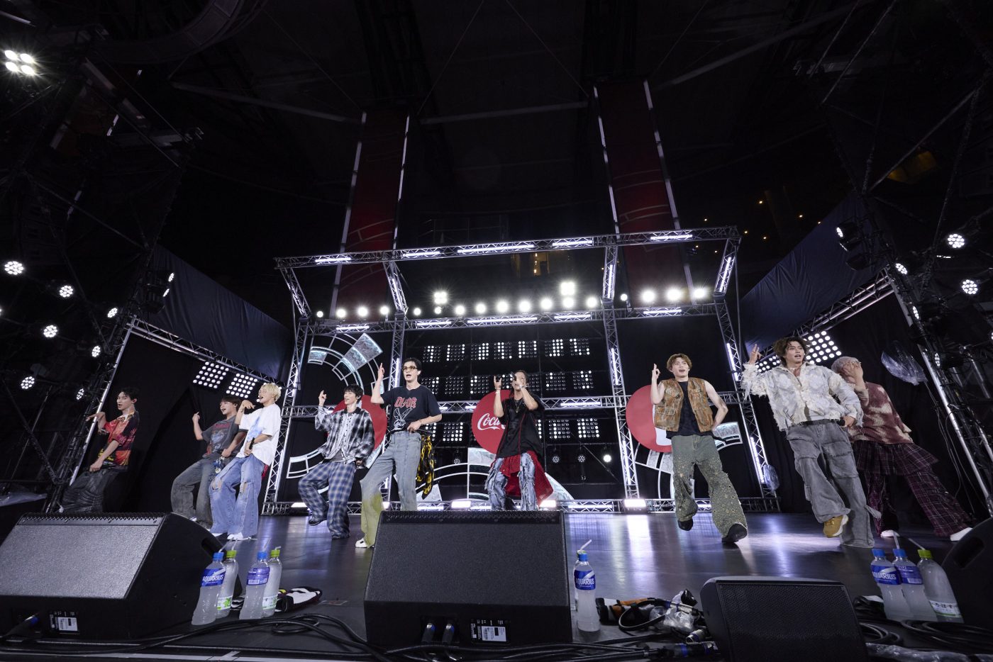 【ライブレポート】BUDDiiS『コカ･コーラ SUMMER FES 音楽LIVE』に3年連続出演！熱いセトリでファンを魅了 - 画像一覧（4/12）