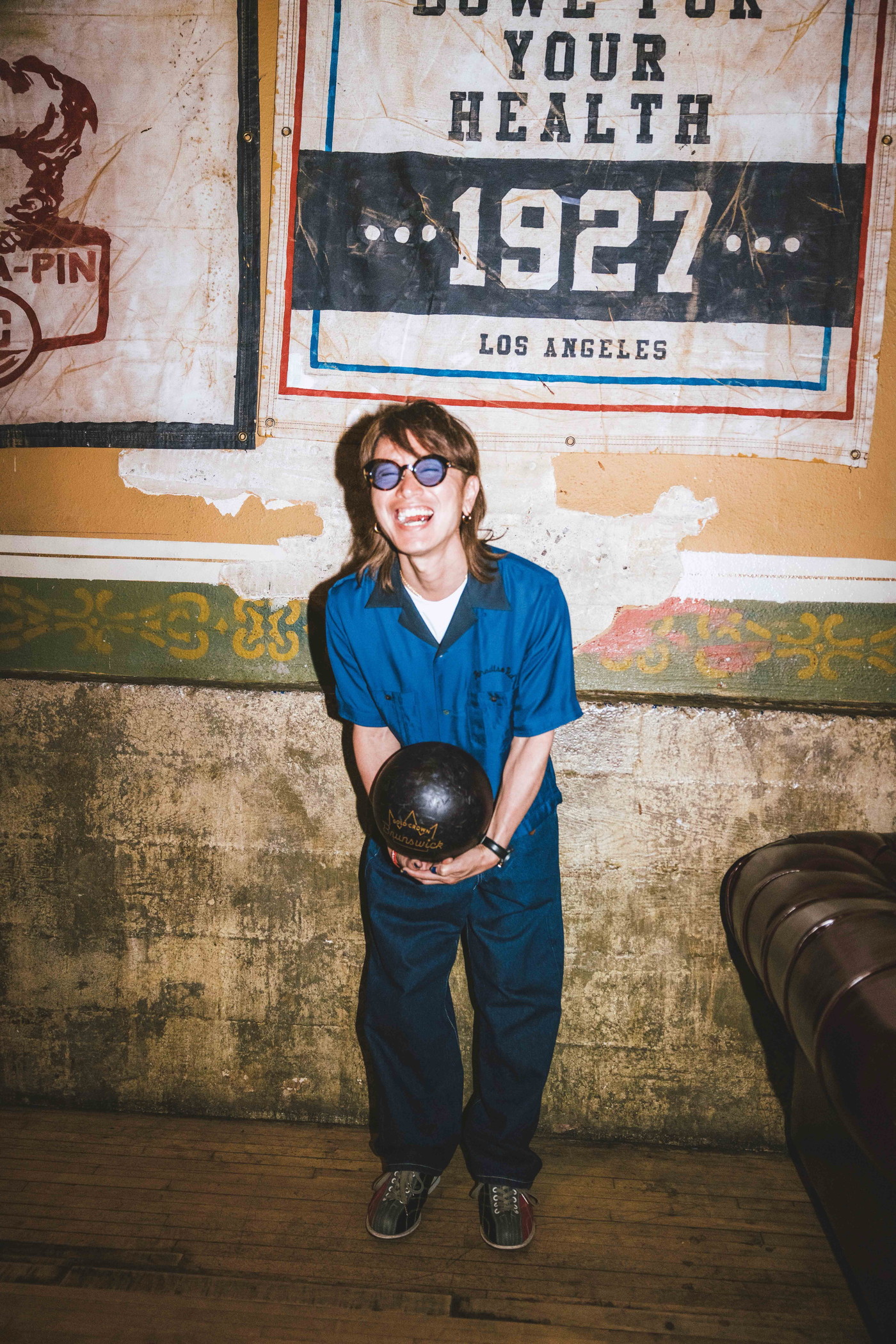 安田章大（SUPER EIGHT）5年ぶりの写真集『DOWN TO EARTH』よりシャワーシーンを含む先行カット公開 - 画像一覧（1/2）