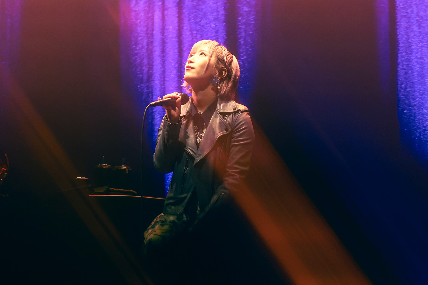 【ライブレポート】ReoNa、FC限定ツアー『ふあんぷらぐど2025』終演！3rdアルバム『HEART』収録の新曲「芥（あくた）」ライブ初披露