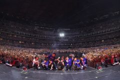 【ライブレポート】ATEEZ、米アーリントンGlobe Life Fieldに再降臨！圧巻のステージを披露