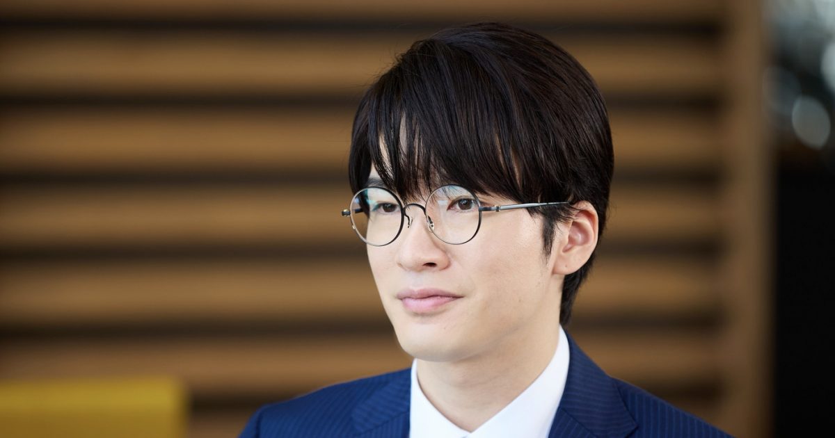 深澤辰哉（Snow Man）演じる弁護士・山崎に絶体絶命の危機が！ドラマ