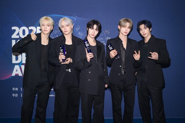 TOMORROW X TOGETHER『2025 K-WORLD DREAM AWARDS』で3冠の快挙達成