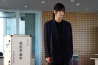 岩田剛典主演ドラマ『DOCTOR PRICE』第8話で鳴木（岩田）が重大な決断を夜長（蒔田彩珠）に告げる - 画像一覧（2/17）