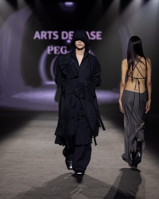 JO1金城碧海、ソウルファッションウィークでランウェイデビュー！河野純喜もブルーカーペットにサプライズ登場