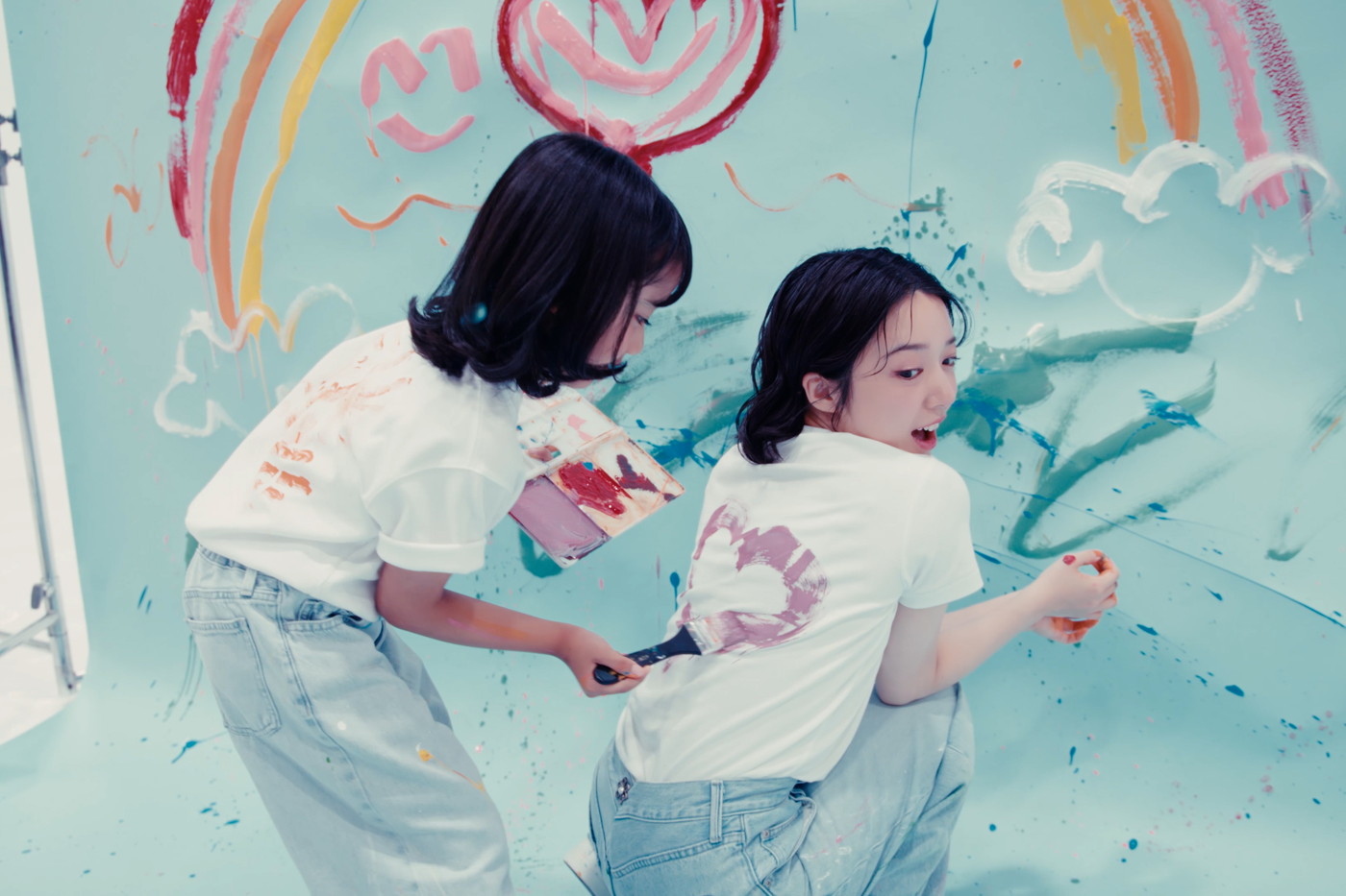 絢香、上白石萌音が出演するアルバム表題曲「Wonder!」MVメイキング映像公開 - 画像一覧（1/3）