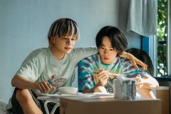 北村匠海主演映画『愚か者の身分』新場面写真解禁。＜光と闇＞の狭間に生きる若者たちの姿を捉えた全10点