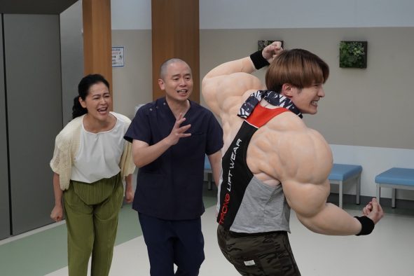 SixTONESジェシー『ワロタ！』で強烈マッチョ姿を披露！「夢を見ているみたいな衝撃」（京本大我）