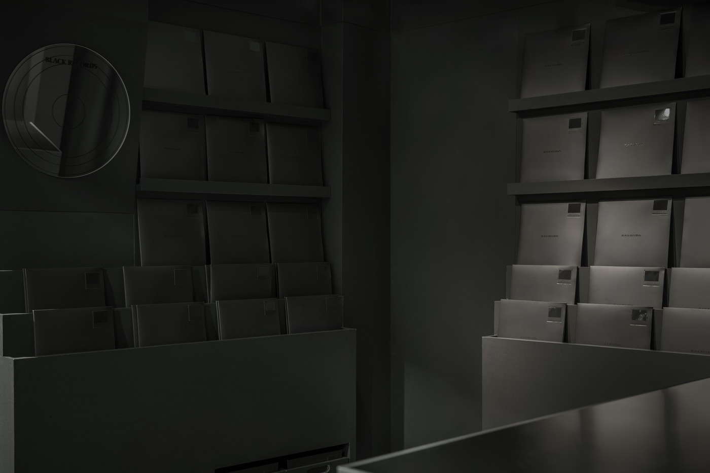 BMSGがオープンさせたと発表！カバーアートが存在しない黒塗りの