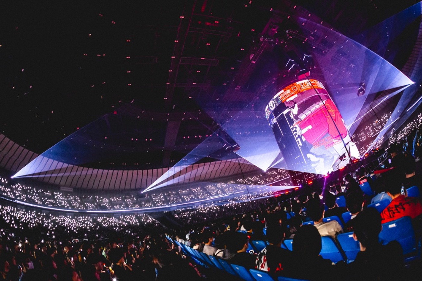 amazarashi、音楽とテクノロジーが融合したコンセプトライブ