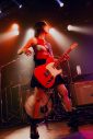 のん、赤タンクトップ×黒ミニスカで熱唱する仙台ライブ写真公開 - 画像一覧（6/9）