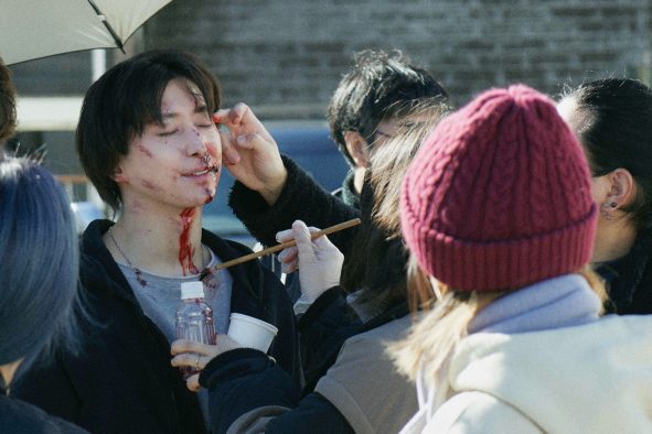 【レポート】Snow Man佐久間大介、SUPER BEAVER渋谷龍太らが熱演！映画『ナイトフラワー』現場レポート＆メイキング写真公開