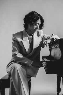 ピアニスト角野隼斗、ショパンを軸にしたニューアルバム『CHOPIN ORBIT』発売決定