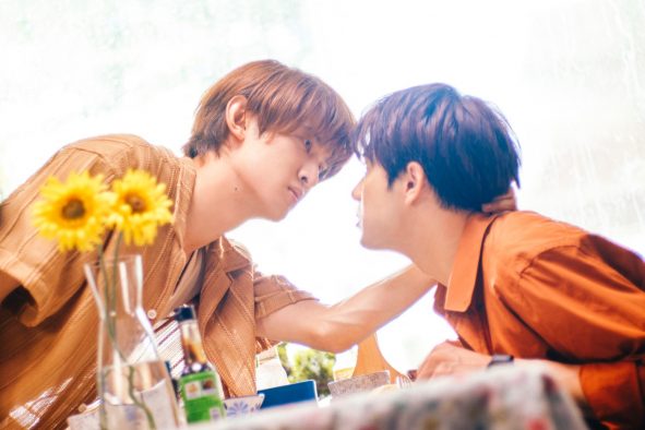 森崎ウィン×向井康二の“キス寸止めショット”も！映画『（LOVE SONG）』主題歌、Omoinotake「Gravity」SPリリックビデオ公開