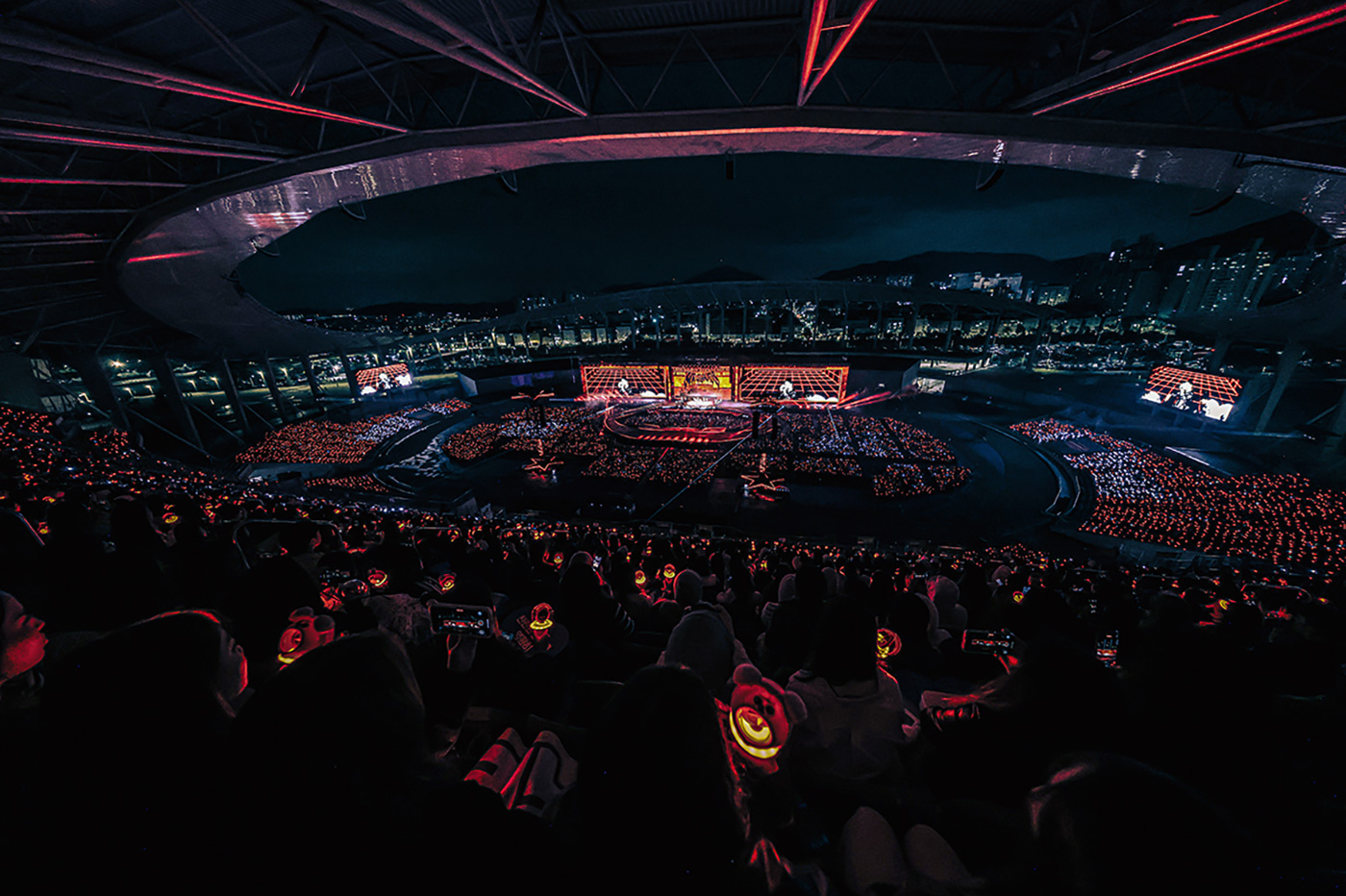 Stray Kids World Tour＜dominATE：celebrATE＞