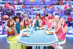 【レポート】XG、ライブ配信イベント『#青いリアタイマクパ』で「HESONOO〜！」