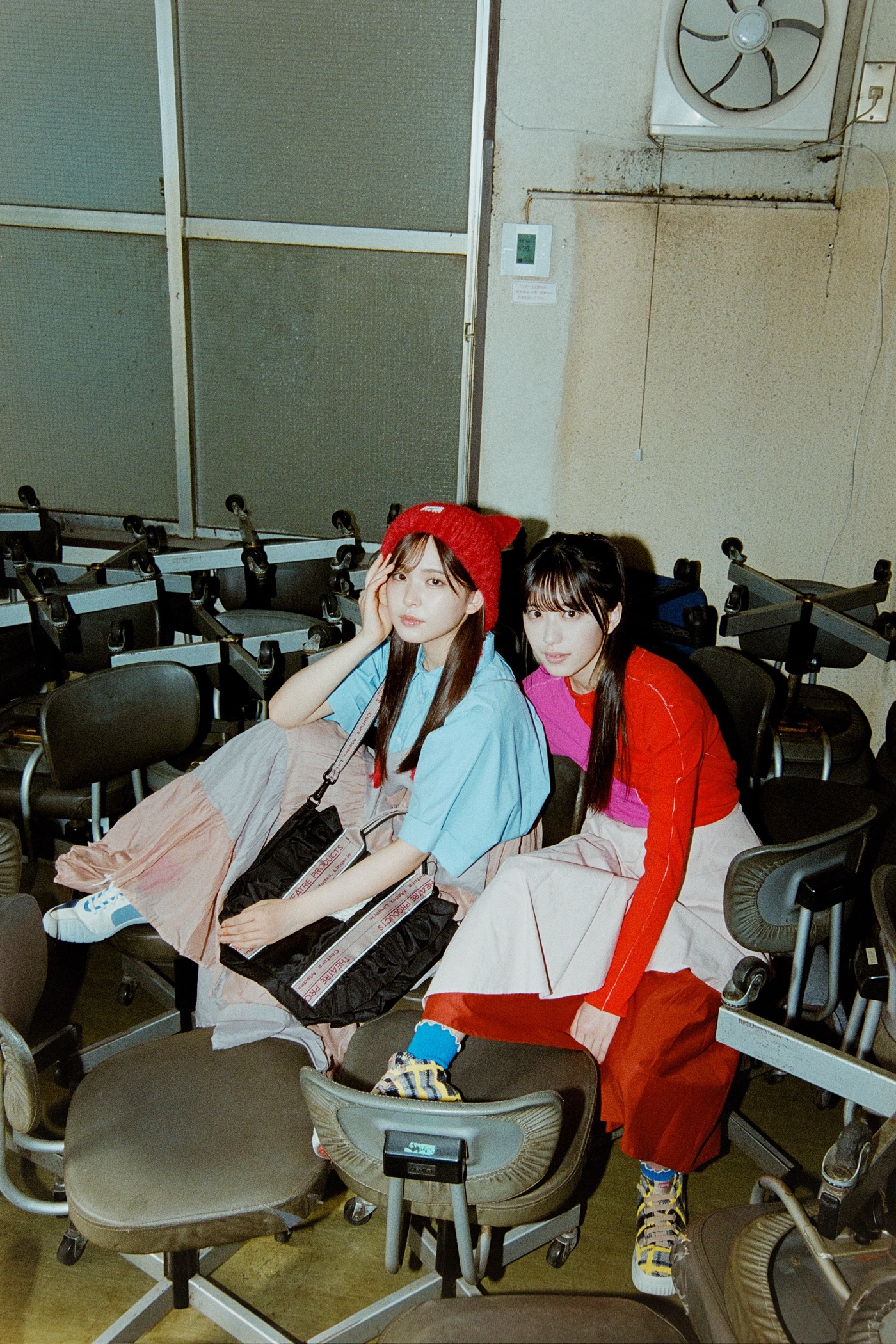 櫻坂46遠藤理子＆村井優、三期生の素敵な関係性を語る！井上梨名は卒業記念ロンググラビア掲載 - 画像一覧（1/13）