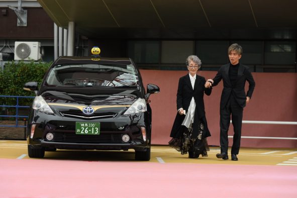 【レポート】木村拓哉が倍賞千恵子をタクシーでエスコート！映画『TOKYOタクシー』セレモニー＆完成披露試写会開催