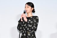 【レポート】岩田剛典、映画『金髪』舞台挨拶に登壇「今日のためだけに髪の毛を金髪にしてきました！…ウソです」 - 画像一覧（4/5）
