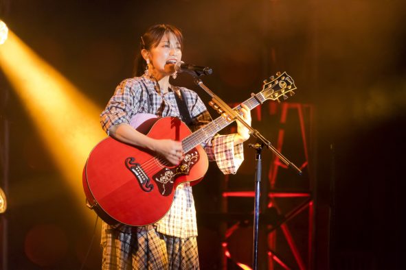 【ライブレポート】miwa、15周年を飾る花火とイルミネーションのド派手ライブ実施！サプライズで小栗旬も登壇