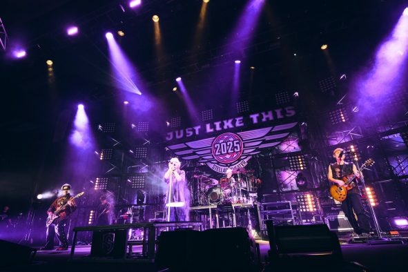 SPYAIRの単独野外ライブ『JUST LIKE THIS 2025』より、アニメソング満載のDAY2公演の模様がエムオン!にて独占放送決定