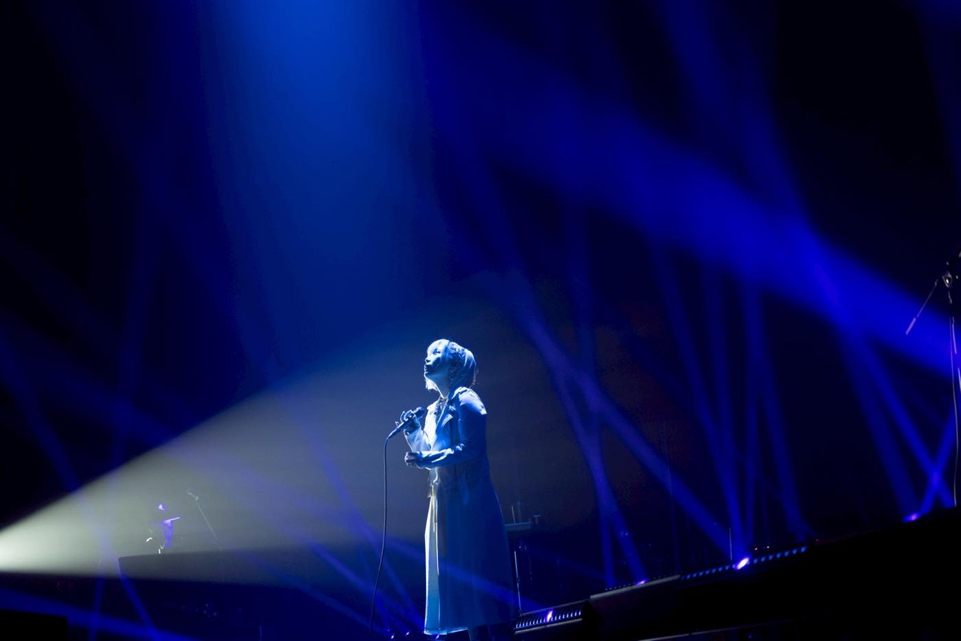 【ライブレポート】ReoNaの全国ツアーが開幕！全ての思いを“HEART”の言葉に込めて歌う - 画像一覧（1/8）