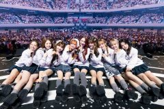 【レポート】NiziU『NiziU Live with U 2025 “NEW EMOTION : Face To Face”』が日本武道館にてファイナル！アリーナツアーも発表